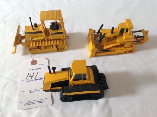 JD 550G, Caterpillar dozer and Caterpillar 65