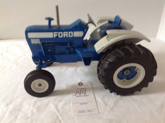 Ford 8600