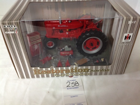Farmall M W/accessories