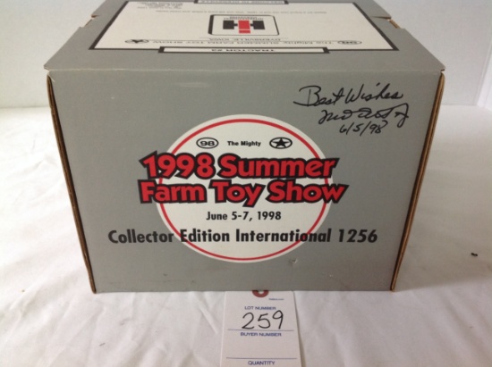 IH 1256 1998 Summer Farm Toy Show
