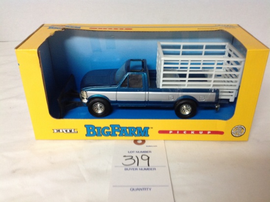 Ford Pickup w/blade and livestock rack   1/32 scale