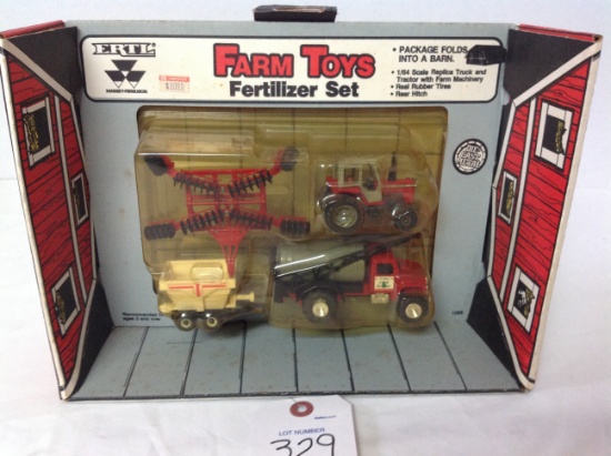 Massey Ferguson Farm Toy Fertilizer Set   1/64 scale