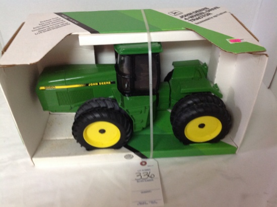 JD 8560 4-Wheel Drive