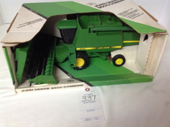 JD 9500 Combine