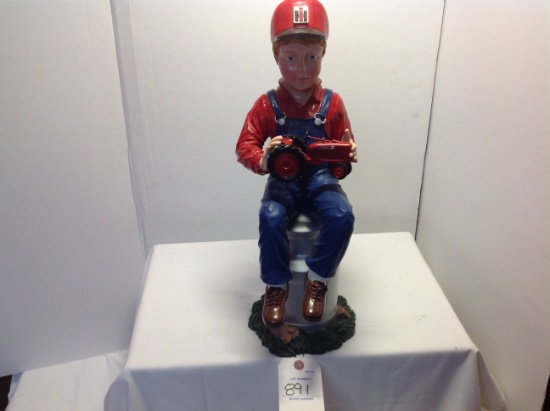 IH Farm boy w/tractor & milk can
