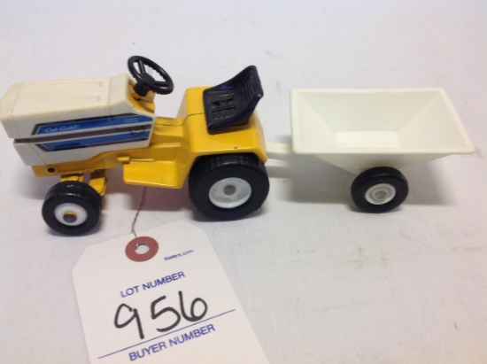 Cub Cadet lawn & garden tractor