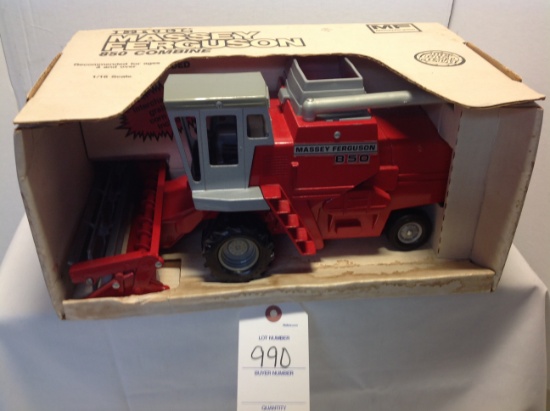 Massey Ferguson 850 combine
