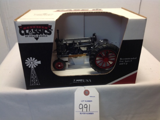Farmall F-13  Scale Models Open House 2000