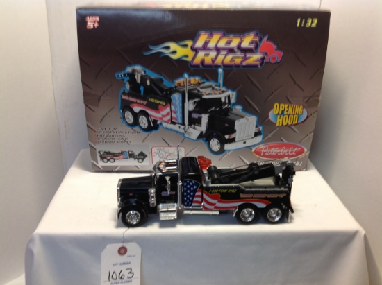 Peterbilt wrecker American Towing w/box  1/32 Scale
