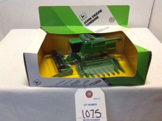 JD combine   1/64 Scale