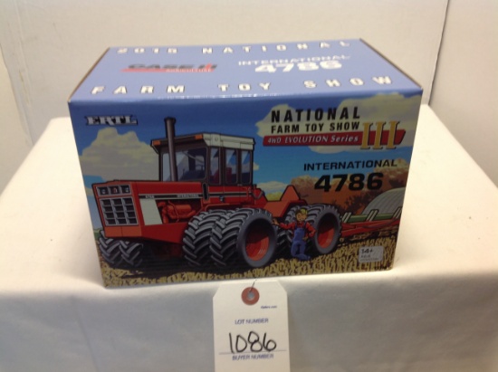 IH 4786 National Farm Toy Show 4WD Evolution Series III   1/32 Scale