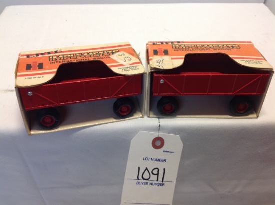 2 IH wagons