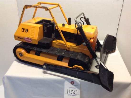 Mighty T-9 bull dozer played w/condition