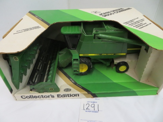 John Deere 9600 combine Collectors Edition  1989 Special Edition  1/28 Scal