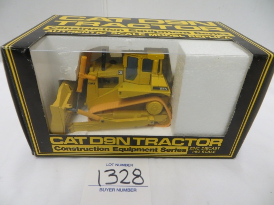 Cat D9N Tractor Construction Equip Series  1/50 Scale