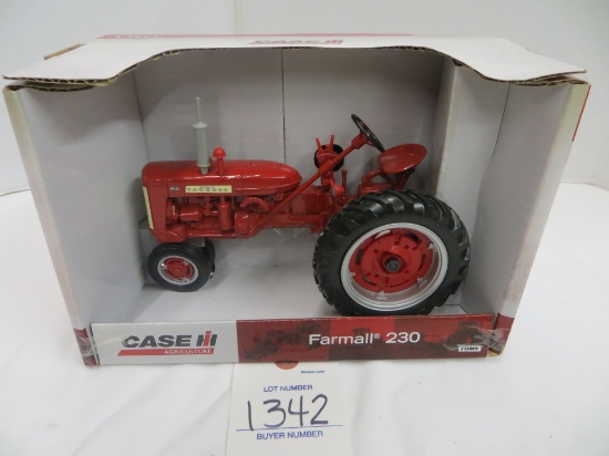 Farmall 230 by Tomy