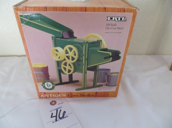 Ertl JD Antique Corn Sheller 1:8
