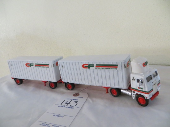 Consolidated Freightways Semi Daycab and 2 trailers