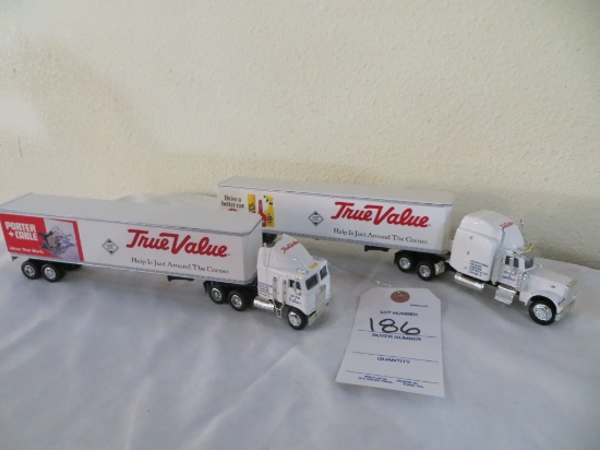 True Value Cotter and Company Chicago Ill semi and trailers (2)