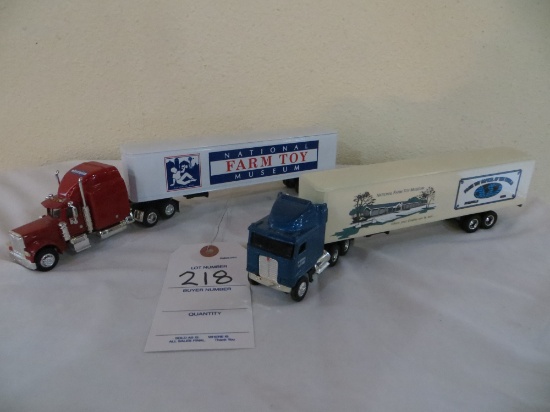 National Farm Toy Museum Dyersville Iowa Semi and trailer (2)