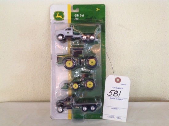 John Deere Gift Set, 2 trucks & 2 tractors  Ertl