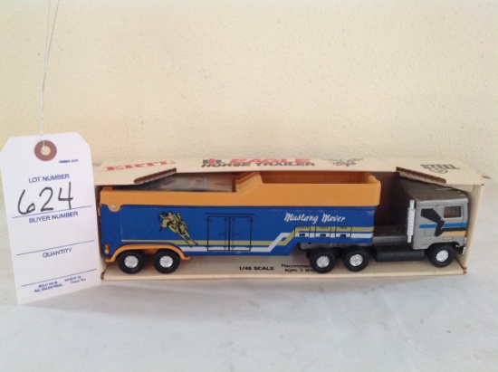 Ertl IH Eagle Horse Trailer and Cab