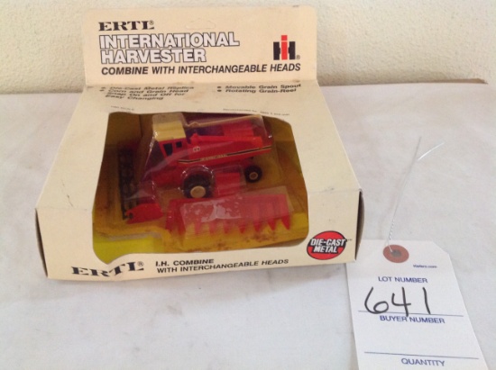 Ertl International Combine with Interchangeable Heads