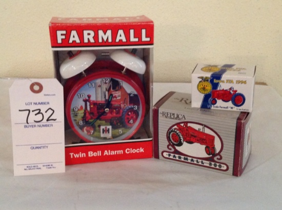 Iowa 1996 FFA Farmall M, Ertl Farmall 300, and a Farmall alarm truck