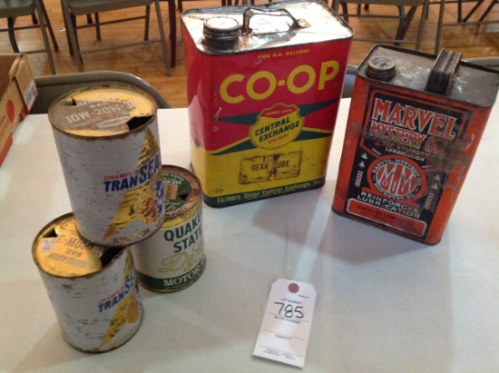 5 various oil cans