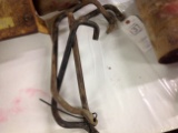 3 grab handles