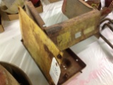 504 606 battery tray-complete