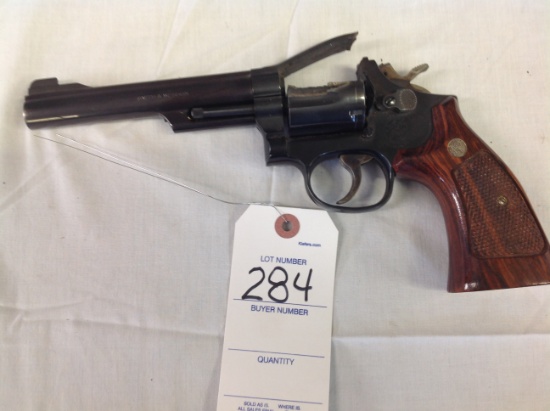 Smith & Wesson pistol, demonstrator model, How not to load the pistol