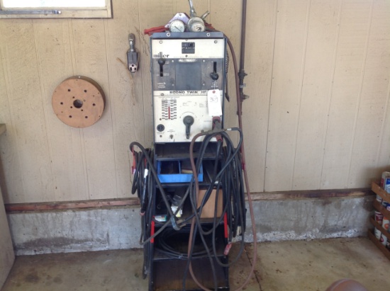 Miller Econo Twin HF welder w/stand w/3 prong 320 volt