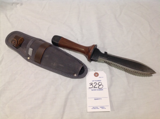 Barebones knife w/carring case for belt