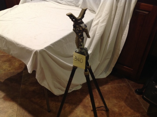 Jim Shockey trigger release tripod stick