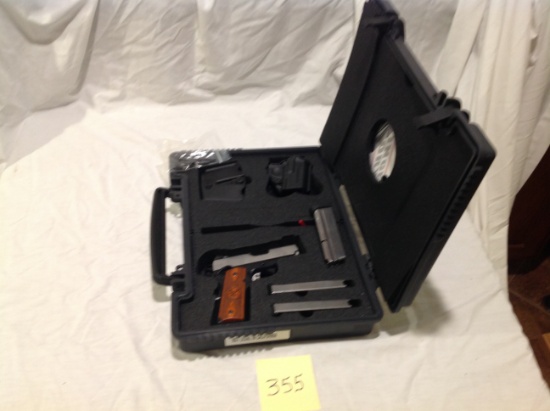 SpringField Armory 40 compact biton w/11GS, 3 clips never shot, belt gun ma