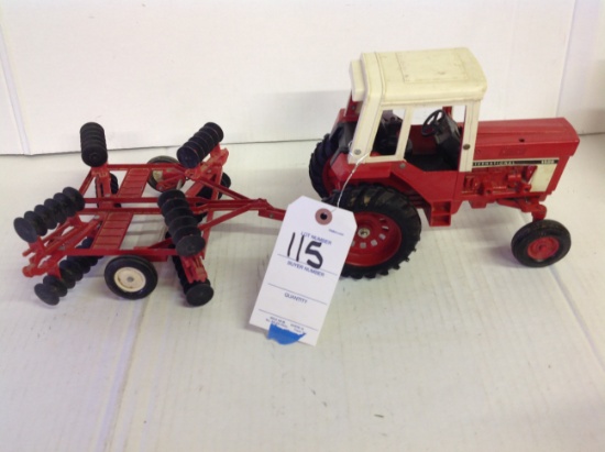 IH 1586 w/disc w/wings
