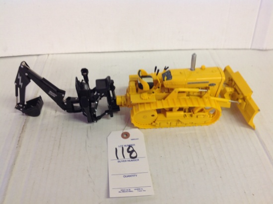 IH crawler w/Bradco 3509 back hoe