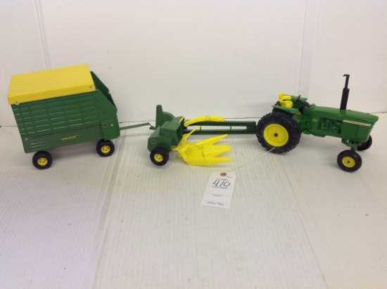 John Deere 4320 with Silage chopper and Hay head  with wagon
