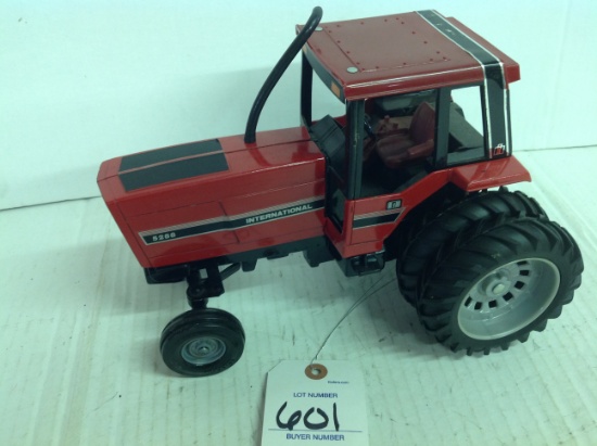 International 5288 tractor