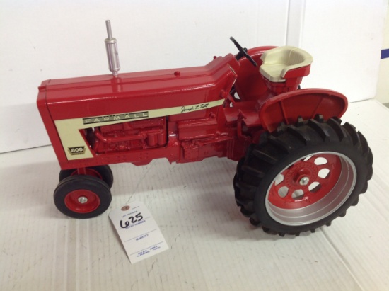 1/8 Scale International 806 Diesel Signed by Joe Ertl