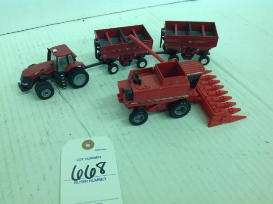 1/64 International Combine with Magnum tractor and 2 gravity wagons