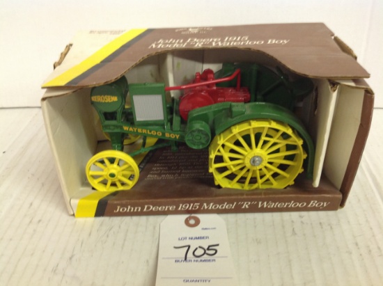John Deere 1915 Model "R" Waterloo Boy Collectors Edition tractor