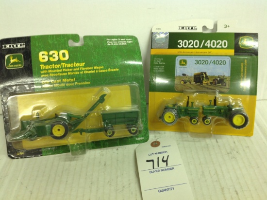 1/64 scale John Deere 3020/4020 and 630 Tractor with Mounted Picker and Fla