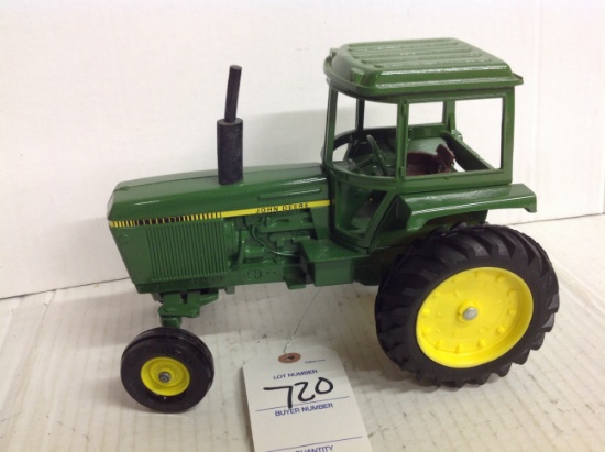 John Deere 44 series Tractor