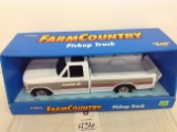 Etrl Farm Country Pickup Truck Case IH Dealer Truck