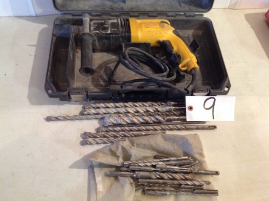DeWalt Hammer drill w/lots of SDS concrete bits of many sizes