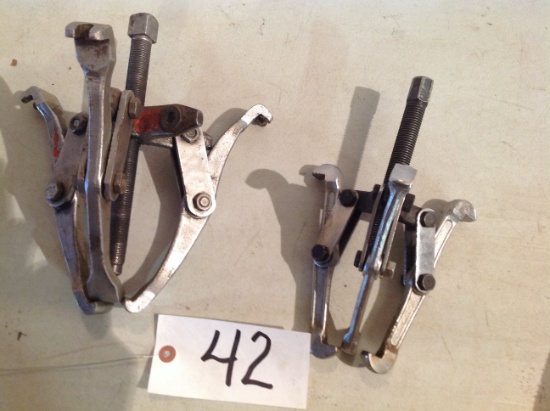 2 gear pullers