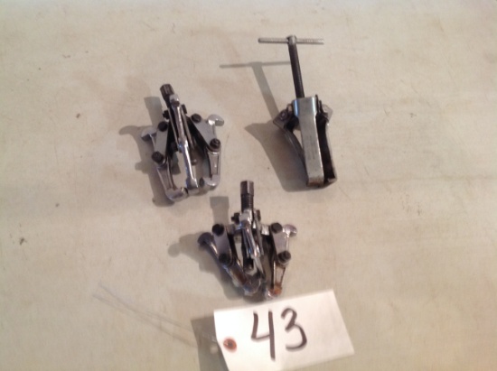 3 different gear pullers