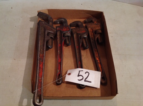 4 pipe wrench's